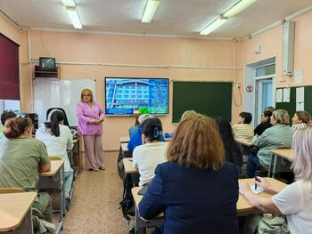 ДВФ ВАВТ - 11 сентября прошло собрание родителей учащихся 10 и 11 профильных классов школы № 10 г. Петропавловска-Камчатского.