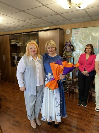 ДВФ ВАВТ - Поздравляем Кулакову Людмилу Ивановну с награждением Почётной грамотой главы Петропавловск-Камчатского городского округа.